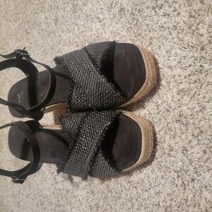 Women's Black Woven Sandals